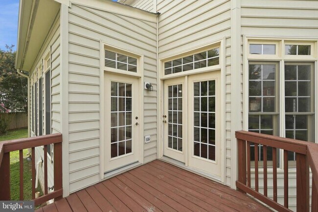 Building Photo - 5285 Meadow Estates Dr