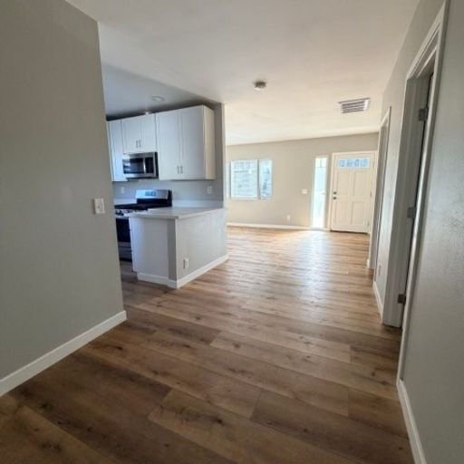 Building Photo - 4033 Linwood Pl