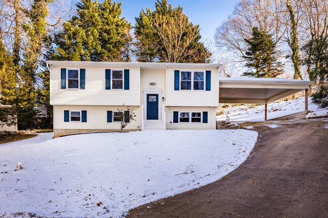 Building Photo - 6571 11th St