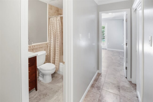 Building Photo - 6 Coralberry Ct