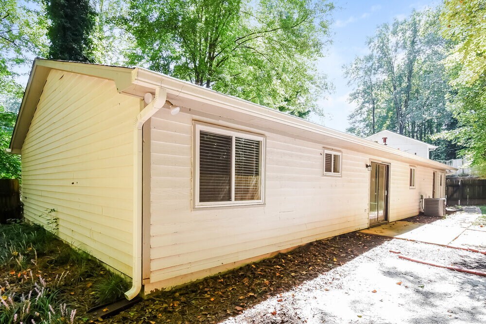 Building Photo - 440 Creekside Ct