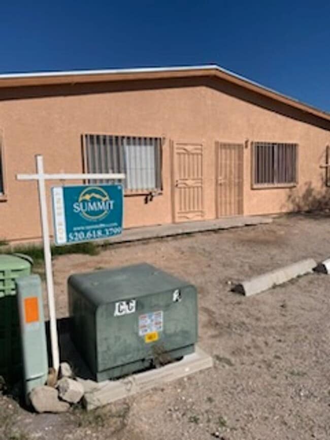 Building Photo - 2 Bedroom 1 Bath 4-plex