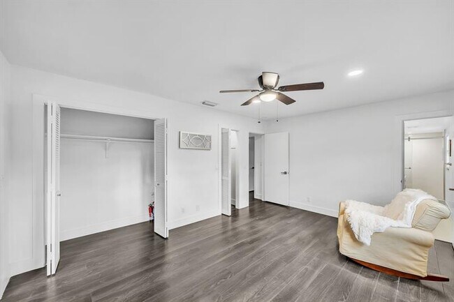 Building Photo - 10962 57th Pl S