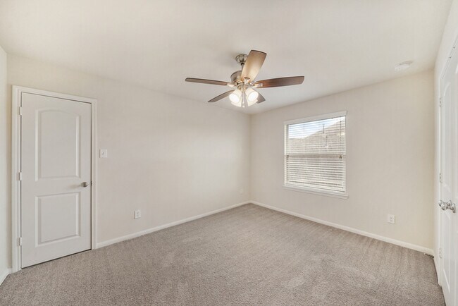 Building Photo - 10003 Open Slope Ct
