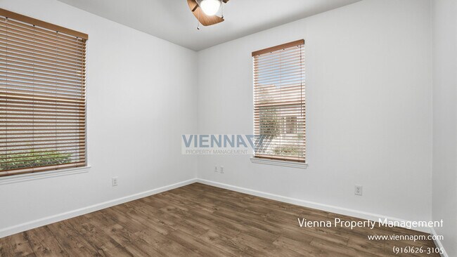 Building Photo - 3033 Ardley Dr