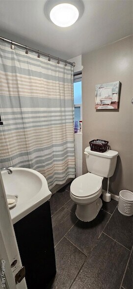 Building Photo - 218 W Chester St