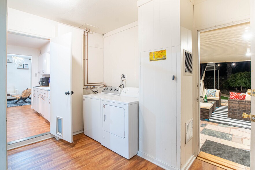 Building Photo - 6203 Thorn St