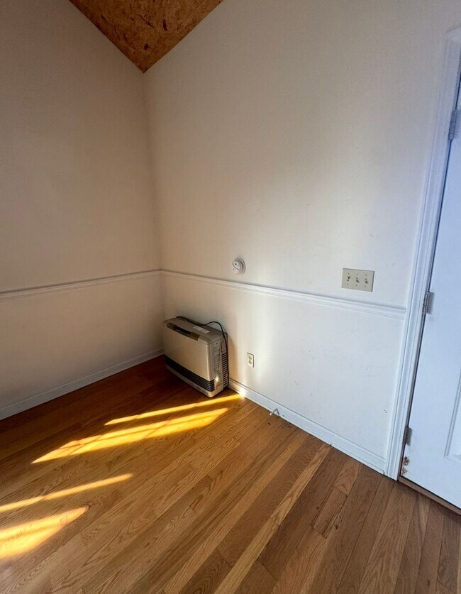 Building Photo - 31-F SL