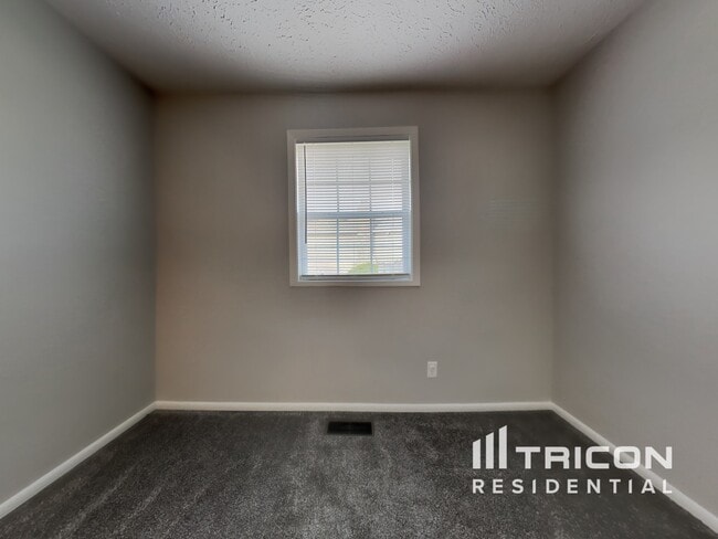 Building Photo - 15 Thornleigh Dr