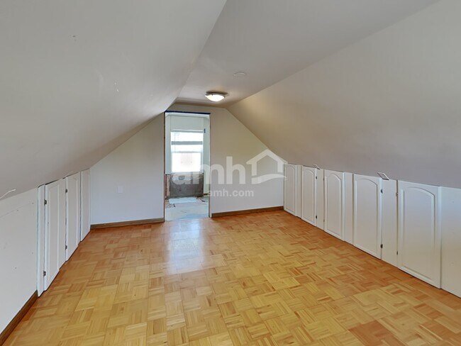 Building Photo - 4365 Chanterelle Dr