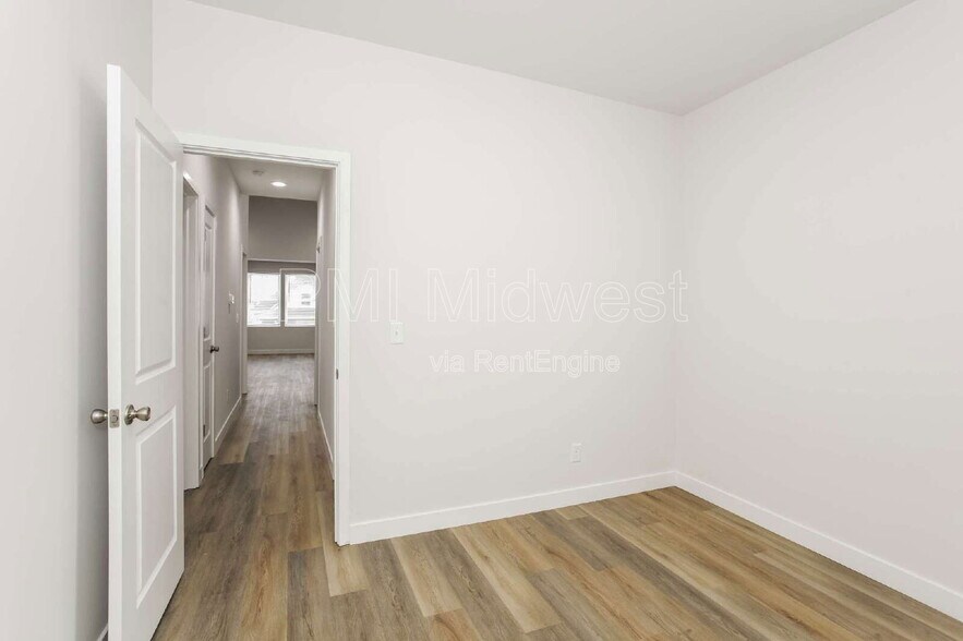 Building Photo - 2950 Winthrop Ave