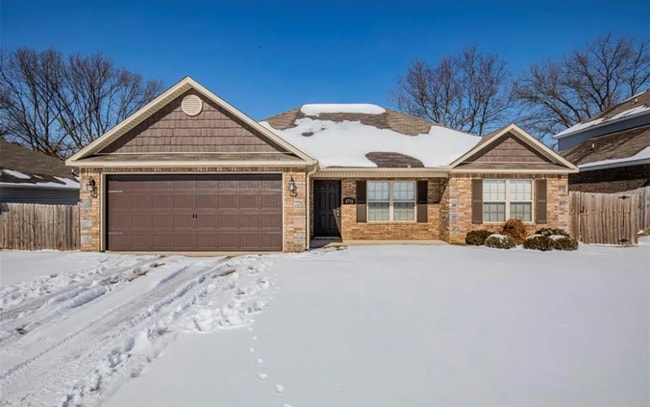Primary Photo - Charming 3 Bed, 2 Bath Home | Fenced Yard ...