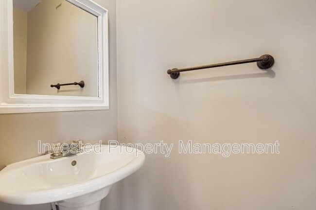 Building Photo - 9847 Sydney Ln