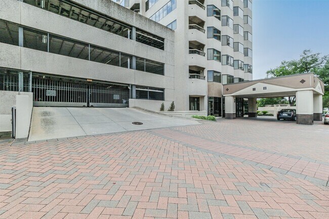 Building Photo - 2001 Holcombe Blvd