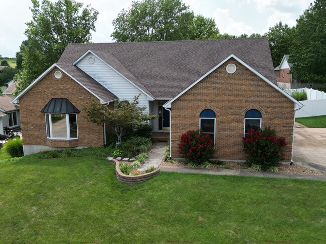 Building Photo - 4 Grayson Ridge Dr