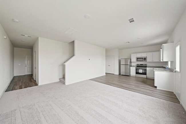 Building Photo - 8627 Vacek Xing Wy