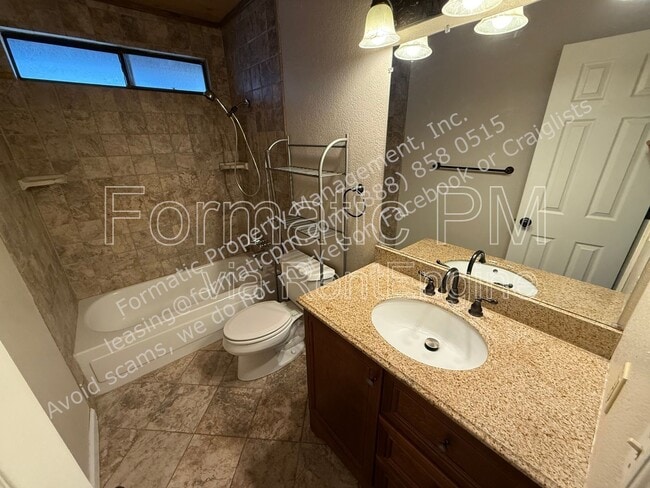 Building Photo - 672 Highland Ln