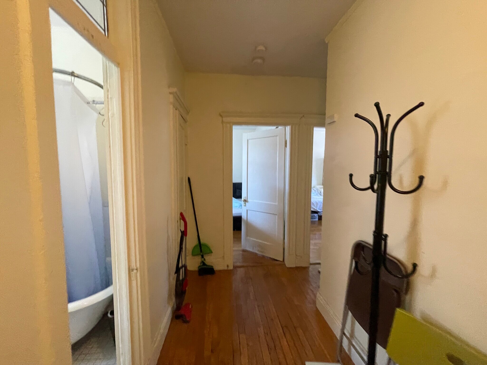 Building Photo - 440 Park Dr