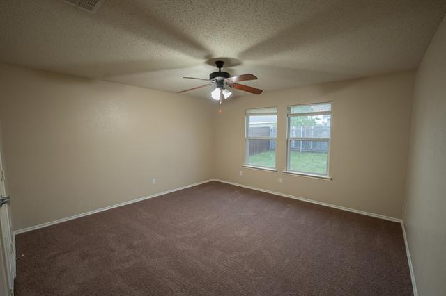 Building Photo - 233 Willow Creek Ln
