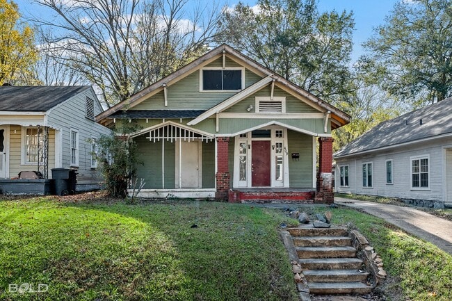 Building Photo - 3 Bedroom 1 Bath