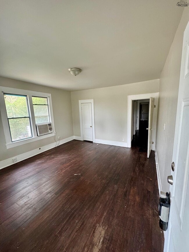 Building Photo - 1512 Kemp Blvd