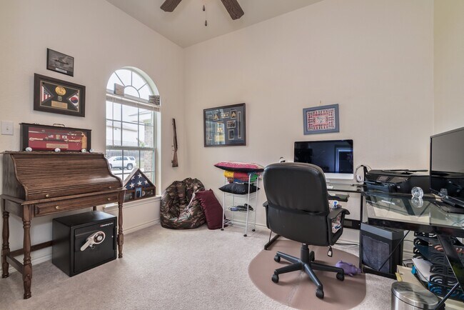 Building Photo - ** BEAUTIFUL 3 BED/ 2 BATH HOUSE **