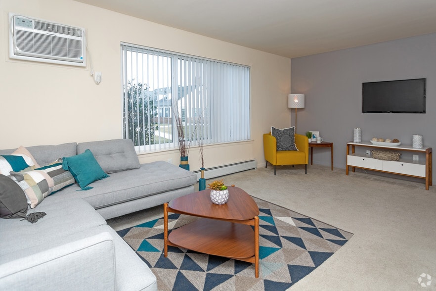 Lexington Village 32000 Concord Dr Madison Heights MI 48071