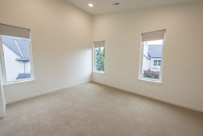 Building Photo - Riverside Townhomes - Waterfront Living in Vancouver