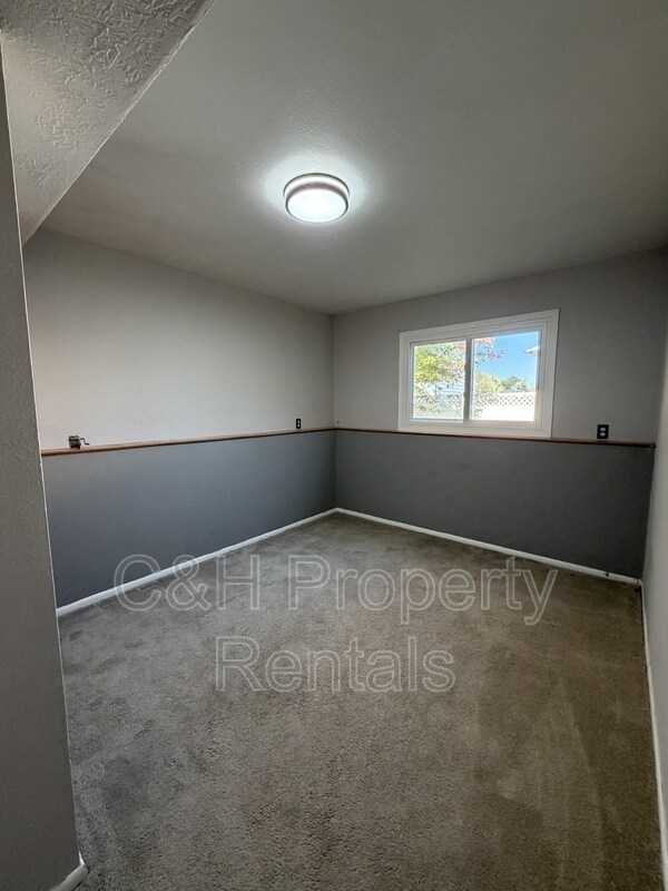 Building Photo - 1133 Minuteman St