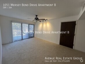 Building Photo - Move-In Ready Condo in Mehlville Schools –...