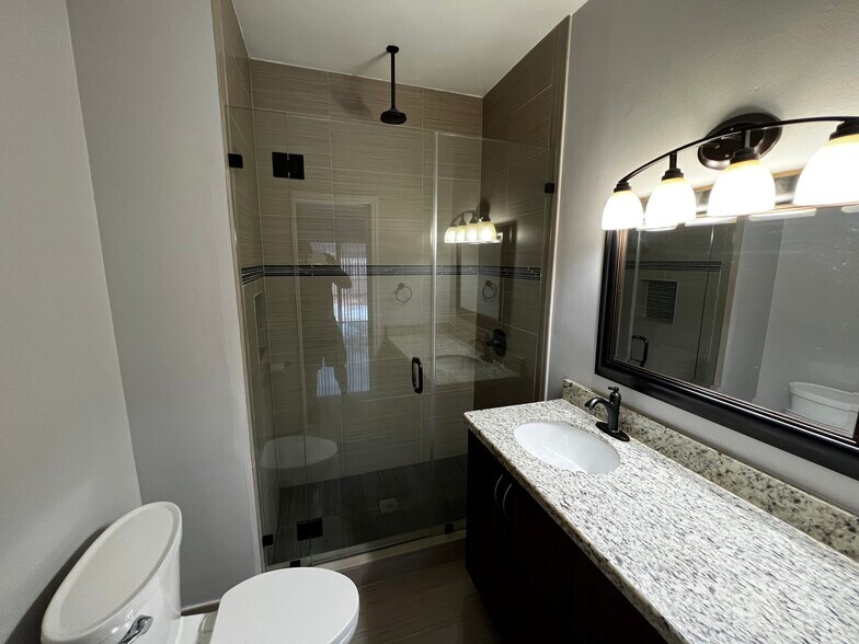 Master Bathroom - 2310 Elm Ct