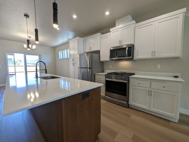 Building Photo - Beautiful 3bed/2bath home in Springfield!