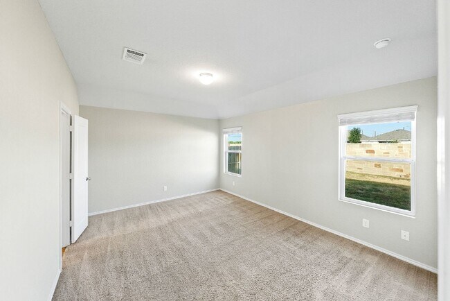 Building Photo - 3-Bed, 2-Bath Sanctuary Where Comfort Meets Charm