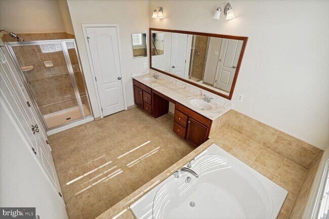 Building Photo - 43085 Thoroughfare Gap Terrace