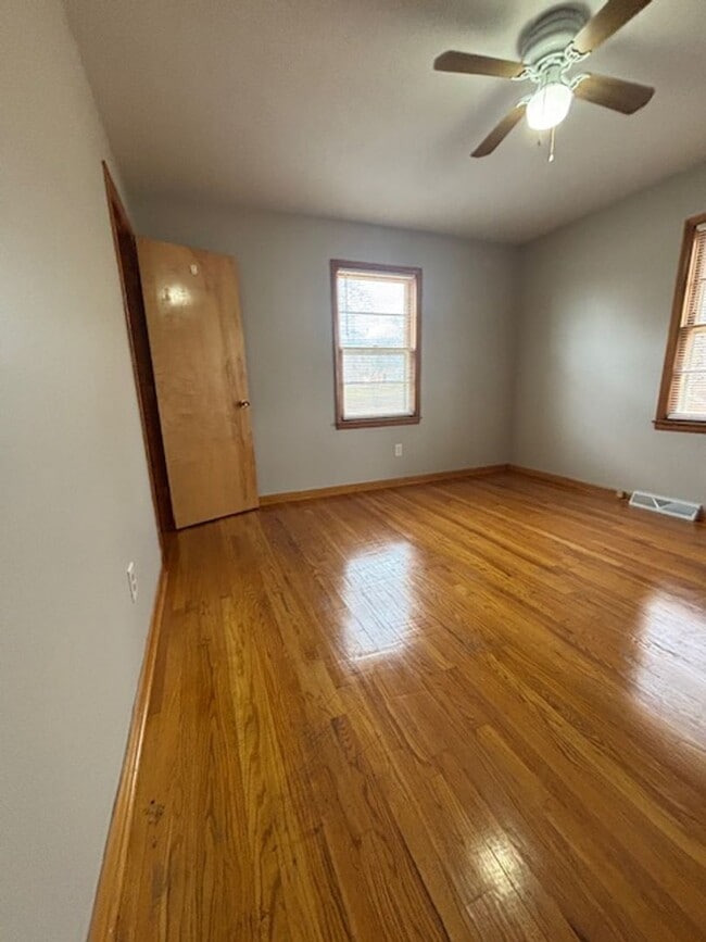 Building Photo - 891 Hill St