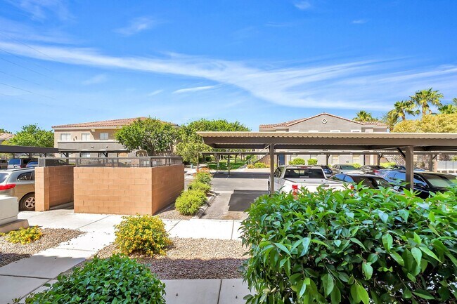 Building Photo - Spacious single-level, first-floor unit featuring 3 bedrooms and 2 bathrooms.