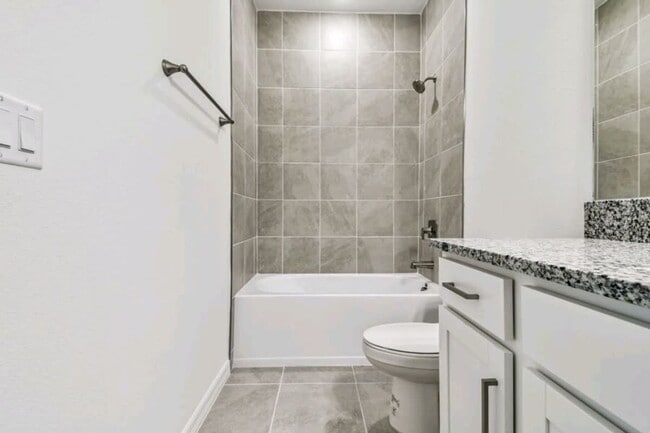 Building Photo - Lakewood Ranch Brand New Villa 2 bedroom with flex space (Office/ 3rd Bedroom)