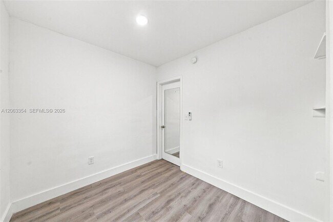Building Photo - 128 NW 9th Ave