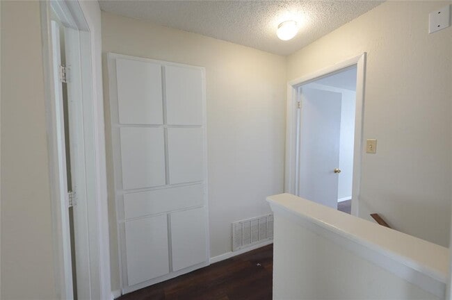 Building Photo - 4713 Teri Rd