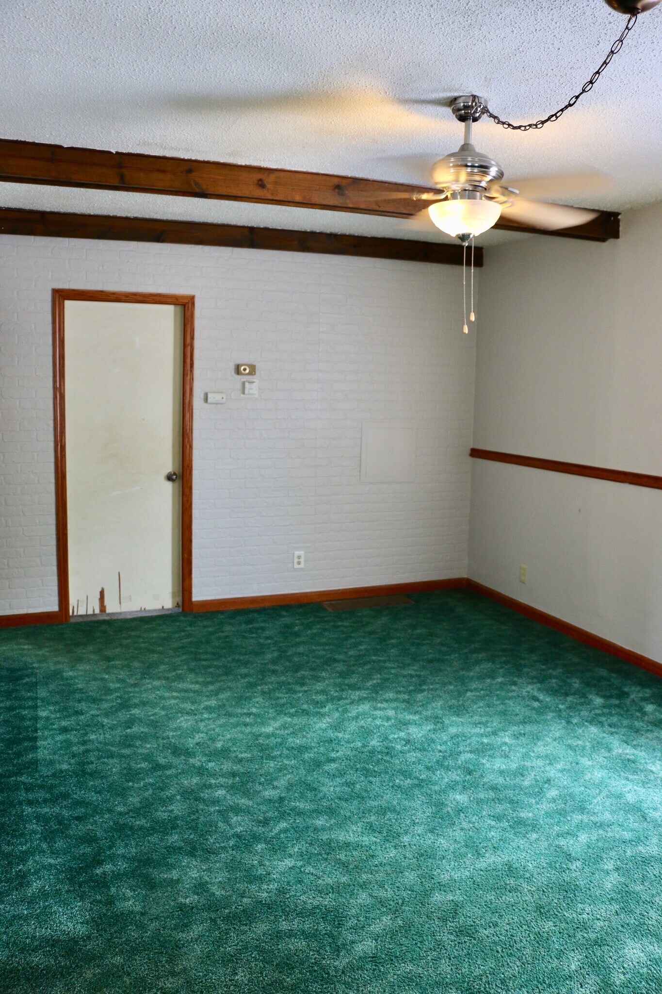 Living Room/Dining Room - 525 N 5th St