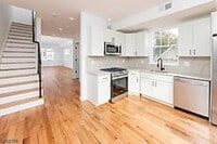 Building Photo - 125 Broughton Ave