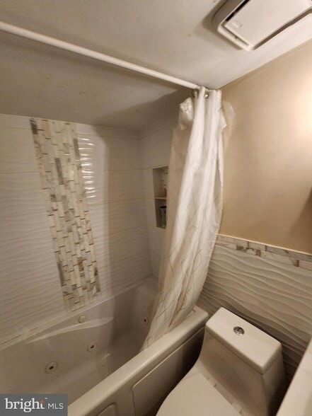 Building Photo - 8030-8000 Ditman St