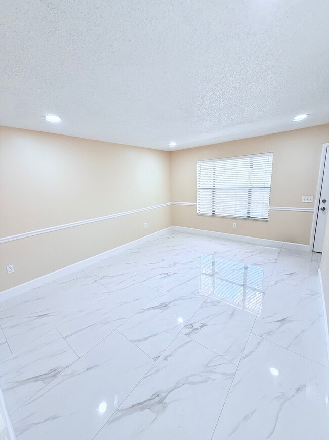 Building Photo - 159 Sheeler Ave