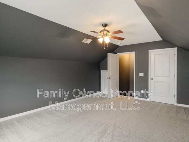 Building Photo - 266 Mayfield Dr