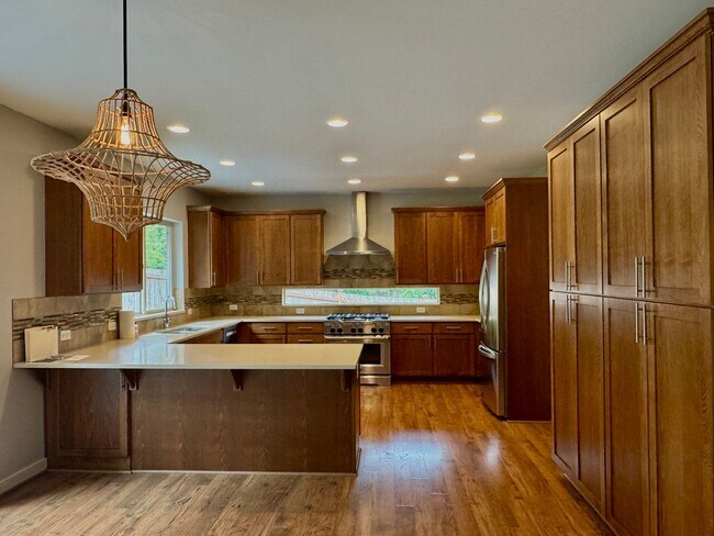 Building Photo - Stunning Bainbridge Island 4 bedroom home....available now!