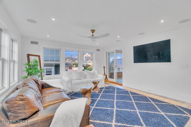 Building Photo - 985 Ocean Ave