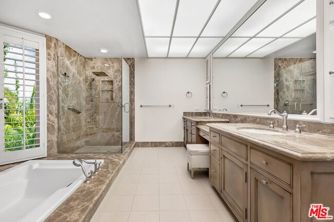 Building Photo - 12557 The Vista