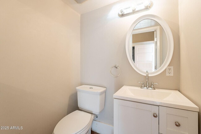 Building Photo - 711 E McKinley St