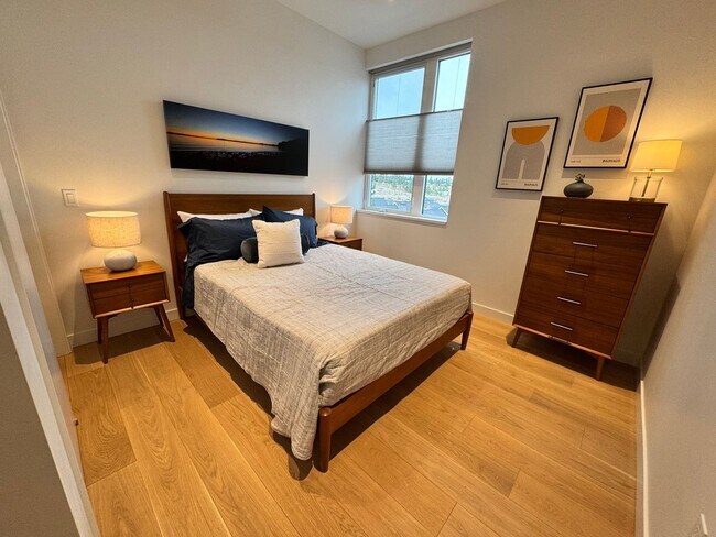 Building Photo - FURNISHED: UTILITIES PAID BY OWNER:  NWX tastefully furnished 1 bed, 1 bath located on the 3rd fl...