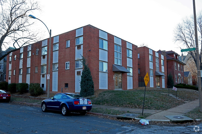 Building Photo - University Place Apartments